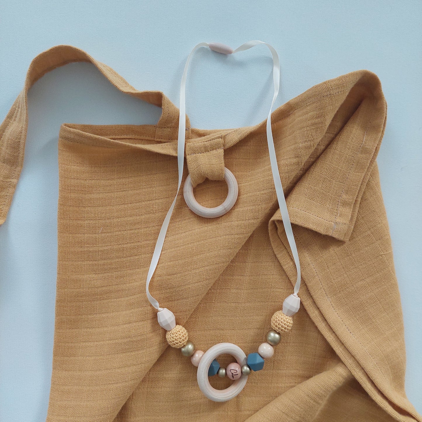 Drap d'allaitement personnalisé coton "Moutarde" (+collier d'allaitement)