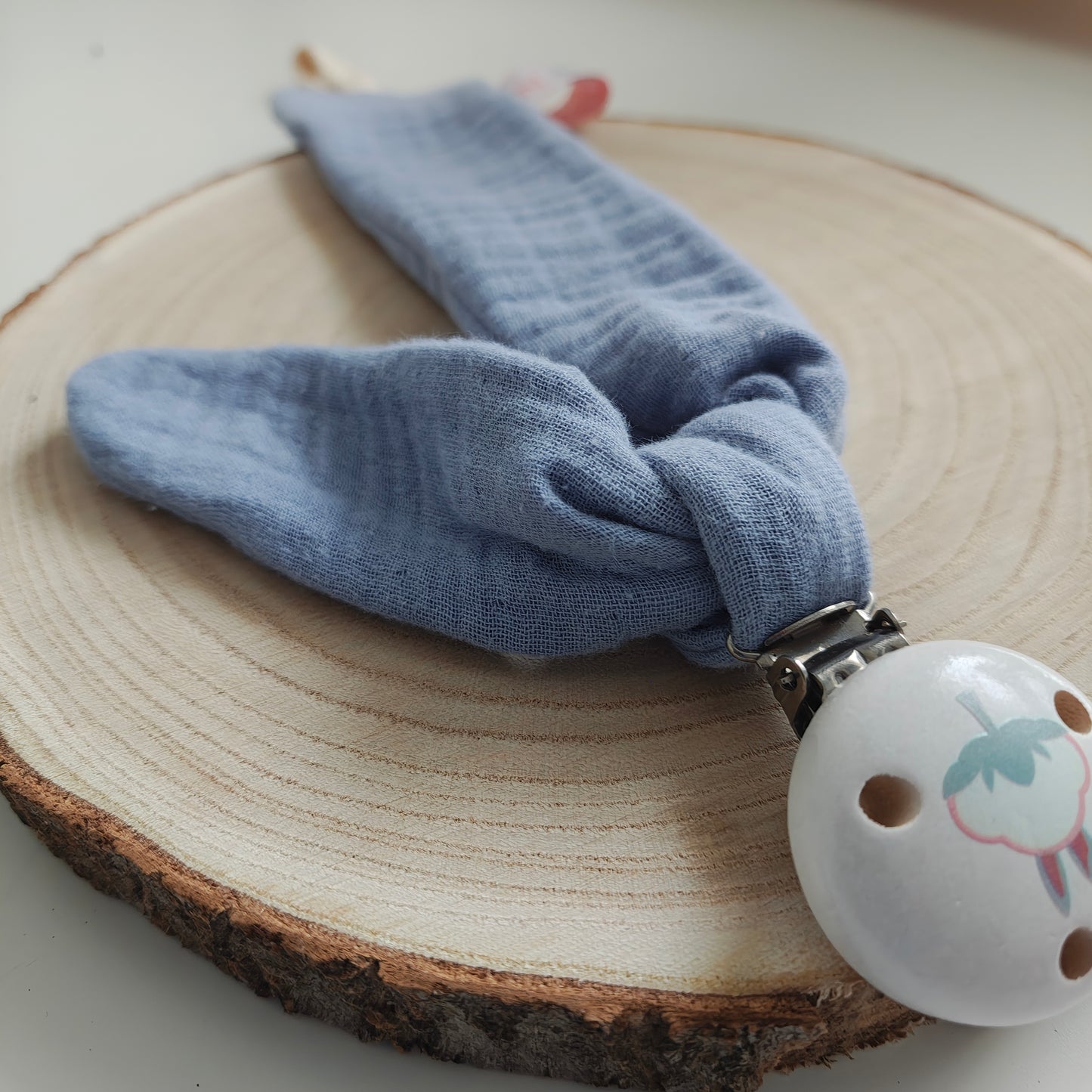 Attache tétine en tissu personnalisée – Prénom brodé